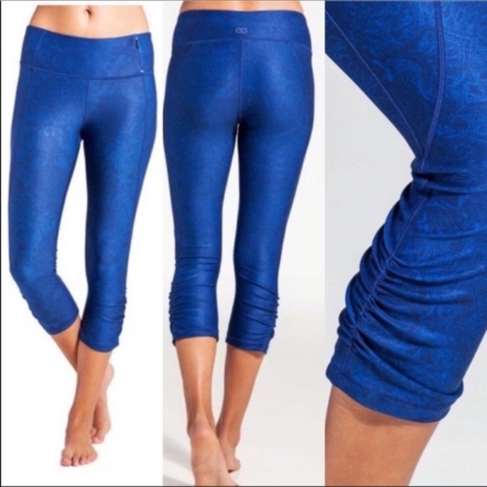 Calia Essential Sapphire Blue Floral Ruched Ankle Cropped Leggings Size Medium